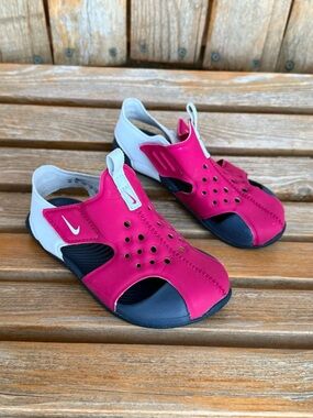 Nike Sunray Protect 2 sandals Adjustable Sport Summer Girl’s size 10 c Toddler